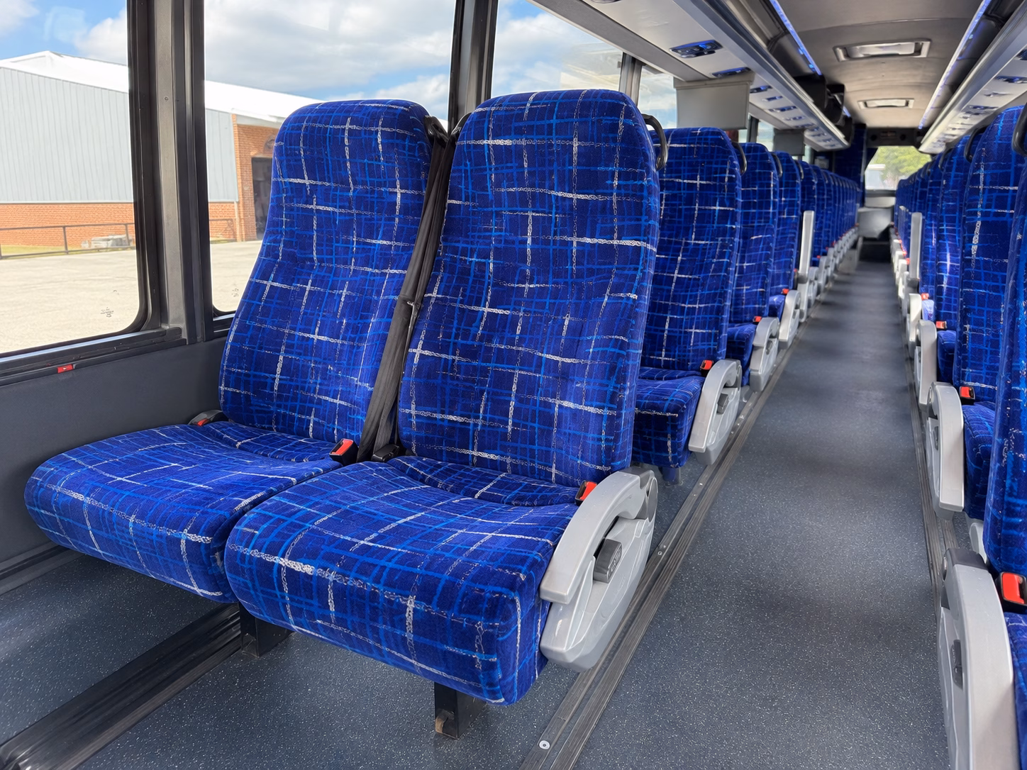 shuttle buses between pasadena hotels and your wedding venue